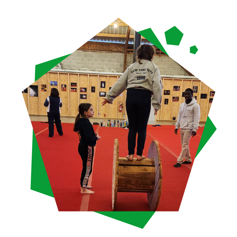 Projets pédagogiques de cirque avec les établissements scolaires du Maine et Loire
